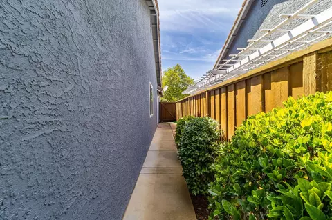 Exterior - 5319 Wesley Rd, Rocklin, CA 95765 photo 14 of 17