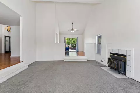 Living - 1012 Hillview Ln, Winters, CA 95694 photo 6 of 7