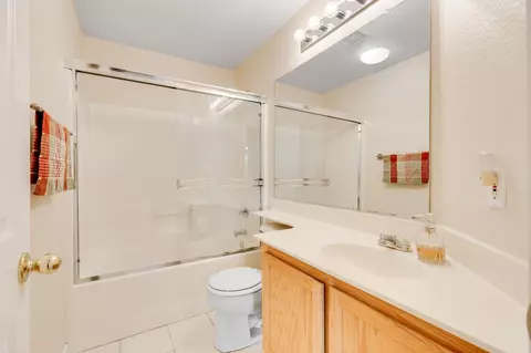Bath - 934 Norman Dr, Manteca, CA 95336 photo 1 of 2