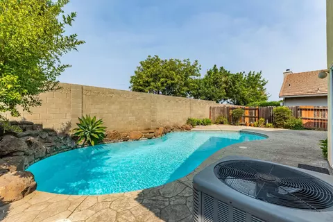 Exterior - 934 Norman Dr, Manteca, CA 95336 photo 7 of 11