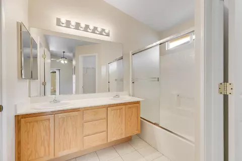 Bath - 934 Norman Dr, Manteca, CA 95336 photo 2 of 2