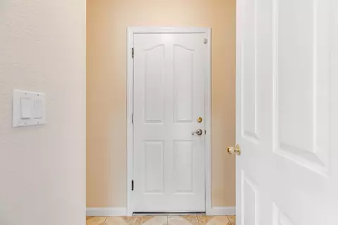 Entry Way - 934 Norman Dr, Manteca, CA 95336 photo 6 of 8