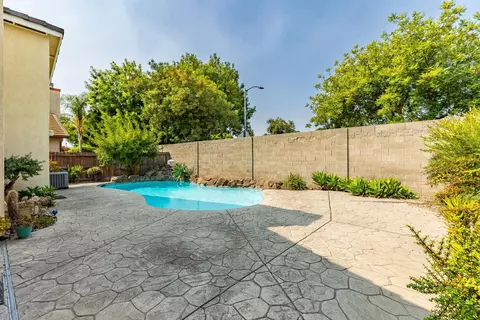 Exterior - 934 Norman Dr, Manteca, CA 95336 photo 9 of 11