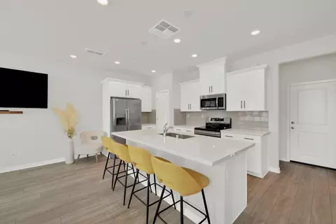 5301 E Commerce Way #67104, Sacramento, CA 95835