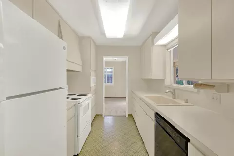 Kitchen - 928 Acacia, Davis, CA 95616 photo 3 of 4