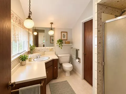 Bath - 25397 County Road 96, Davis, CA 95616 photo 2 of 2