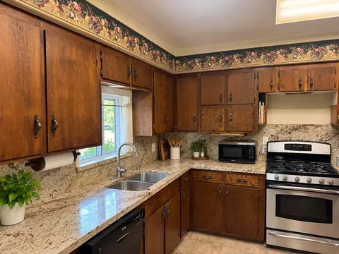 Kitchen - 25397 County Road 96, Davis, CA 95616 photo 1 of 2