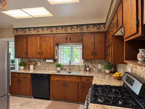 Kitchen - 25397 County Road 96, Davis, CA 95616 photo 2 of 2