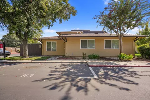 56 W Elliot St #61, Woodland, CA 95695