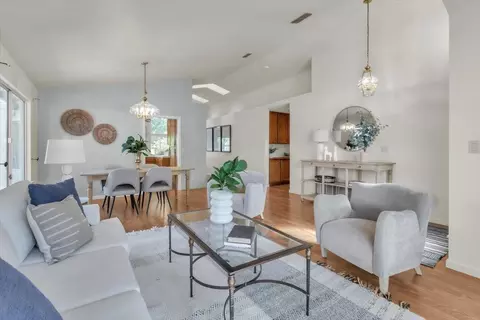 5923 Palm Springs Ct, Elk Grove, CA 95758
