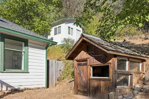 Exterior - 2913 Bedford Ave, Placerville, CA 95667 photo 10 of 12