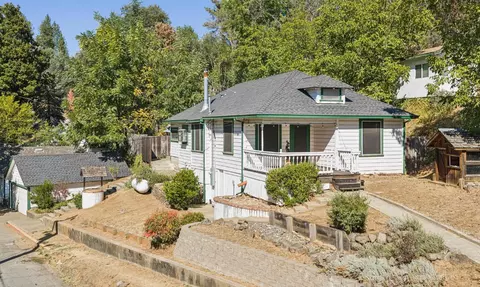 Exterior - 2913 Bedford Ave, Placerville, CA 95667 photo 2 of 12