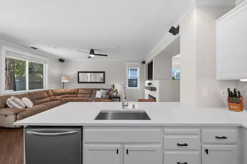 Kitchen - 608 Snapdragon St, Winters, CA 95694 photo 4 of 5
