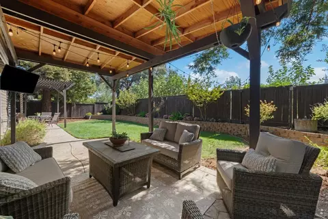 Exterior - 608 Snapdragon St, Winters, CA 95694 photo 2 of 12