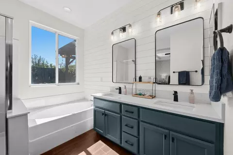 Bath - 608 Snapdragon St, Winters, CA 95694 photo 1 of 5