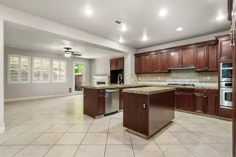 Kitchen - 2552 Pinkerton Way, Lodi, CA 95242 photo 2 of 2