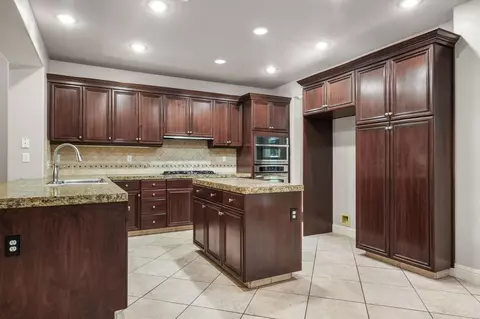 Kitchen - 2552 Pinkerton Way, Lodi, CA 95242 photo 1 of 2