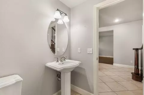 Entry Way - 2552 Pinkerton Way, Lodi, CA 95242 photo 3 of 5