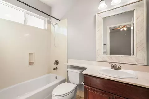 Bath - 2552 Pinkerton Way, Lodi, CA 95242 photo 3 of 3