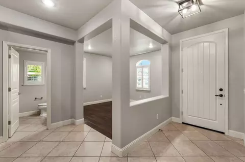 Entry Way - 2552 Pinkerton Way, Lodi, CA 95242 photo 1 of 5