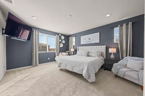 Bedroom - 1308 Valley Oak Dr, Winters, CA 95694 photo 3 of 7