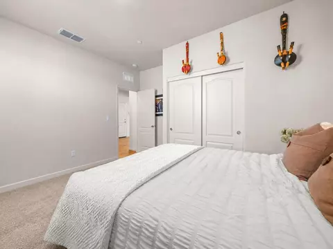 Bedroom - 1308 Valley Oak Dr, Winters, CA 95694 photo 2 of 7