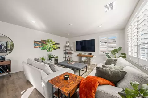 Living - 1308 Valley Oak Dr, Winters, CA 95694 photo 2 of 2