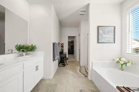 Entry Way - 1308 Valley Oak Dr, Winters, CA 95694 photo 3 of 5