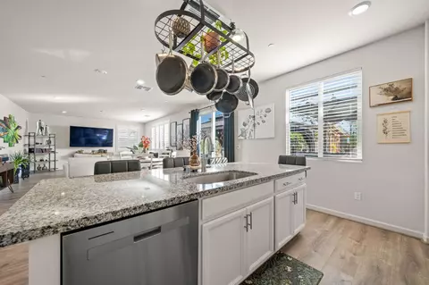 Kitchen - 1308 Valley Oak Dr, Winters, CA 95694 photo 3 of 3