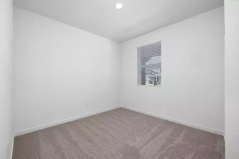 816 Helmsley Ln, Patterson, CA 95363 photo 5