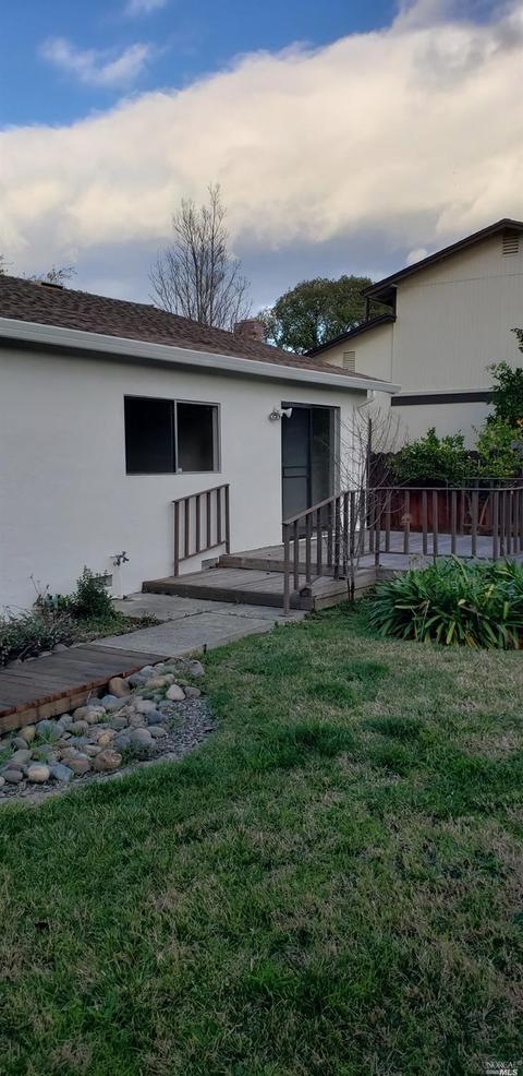 2044 Falcon Ct, Fairfield, CA 94533 photo 12