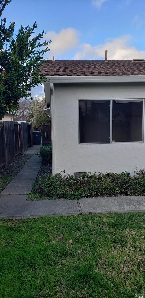 2044 Falcon Ct, Fairfield, CA 94533 photo 13