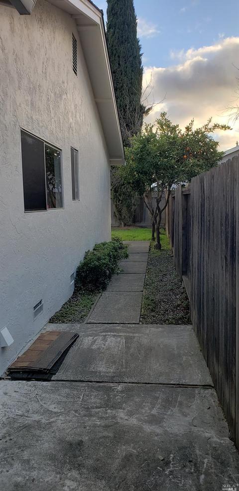 2044 Falcon Ct, Fairfield, CA 94533 photo 11