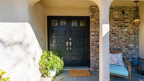 7 Majorca Ct, San Rafael, CA 94903 photo 2