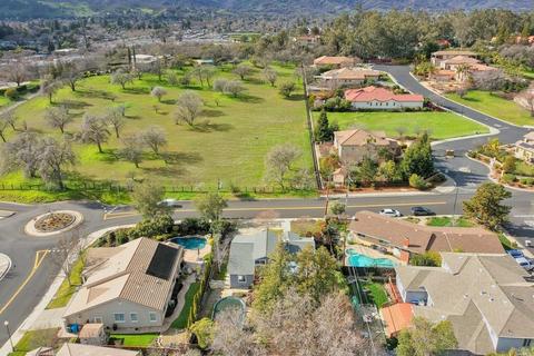 42 W Vine St, Vacaville, CA 95688 photo 4