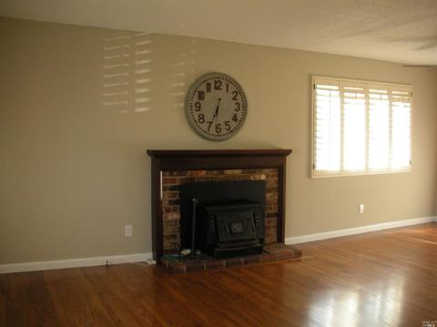 301 Tulip St, Fairfield, CA 94533 photo 4