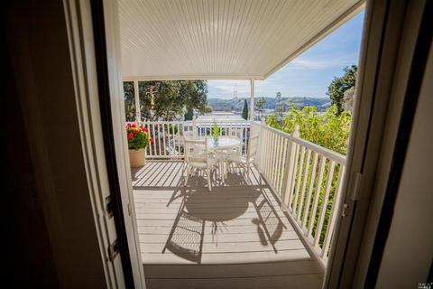 376 E H St, Benicia, CA 94510 photo 2