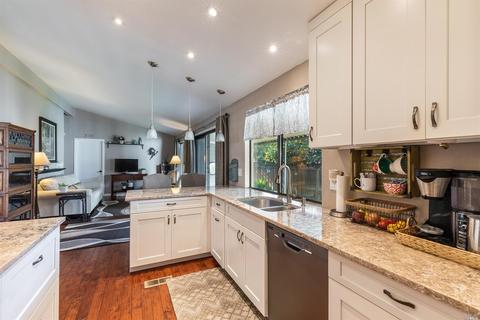 203 Daphne Dr, Napa, CA 94558 photo 1