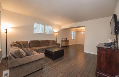 8408 Trione Cir, Windsor, CA 95492 photo 3