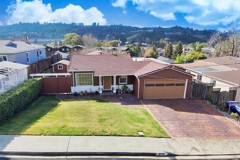 2772 Ruff Ct, Pinole, CA 94564 photo 2