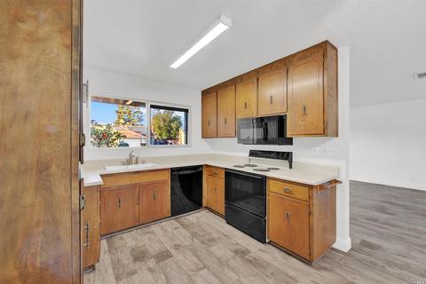 524 Purdue Dr, Vacaville, CA 95687 photo 3