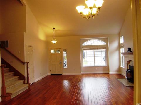 520 Pistachio Pl, Windsor, CA 95492 photo 2