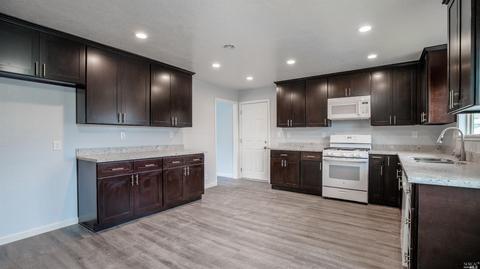 1221 Lassen St, Vallejo, CA 94591 photo 9