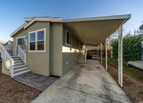1006 Maple Dr, Windsor, CA 95492 photo 2