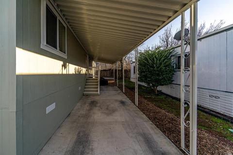 1006 Maple Dr, Windsor, CA 95492 photo 4