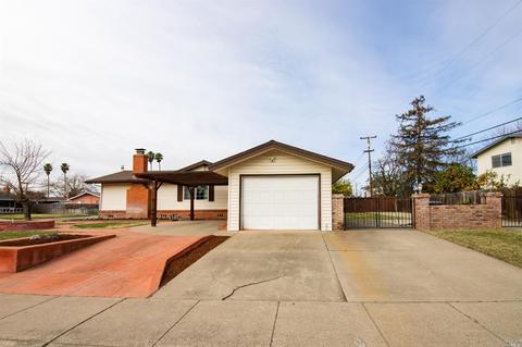 410 Amesbury Dr, Dixon, CA 95620 photo 2
