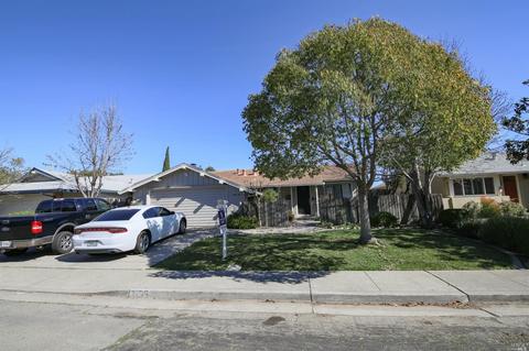 1756 Elm St, Fairfield, CA 94533 photo 1