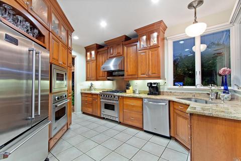 27 Marina Ridge Ct, Vallejo, CA 94591 photo 9
