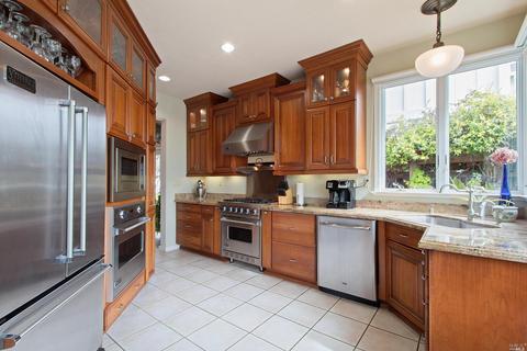 27 Marina Ridge Ct, Vallejo, CA 94591 photo 6