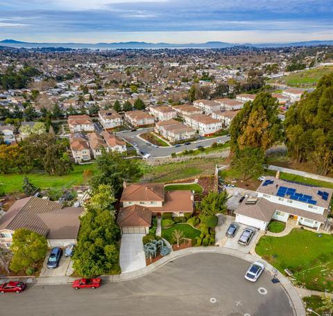 70 Garthe Ct, Vallejo, CA 94591 photo 3